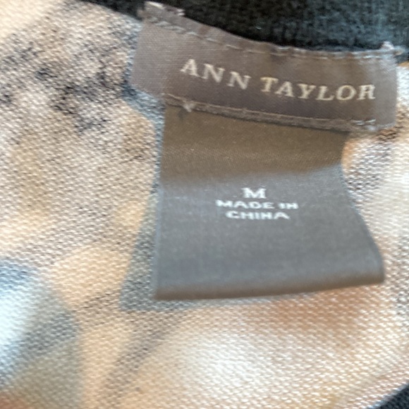 Ann Taylor vintage thin sweater top floral graphic black on cream M - Picture 3 of 5